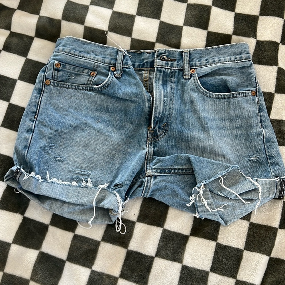 Women’s Levi’s jean shorts distressed